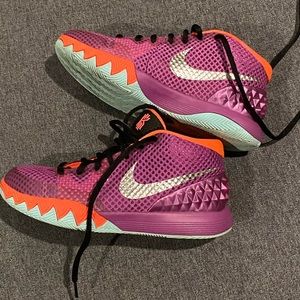 Nike Kyrie 1 Easter Medium Berry Silver